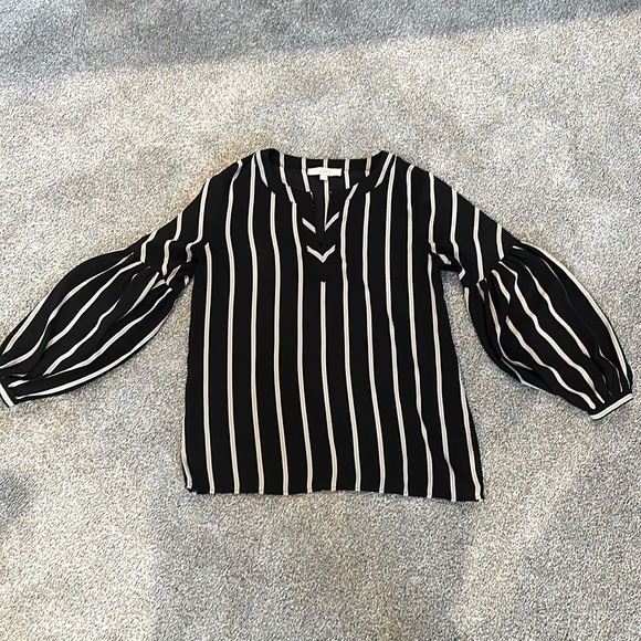 Black and tan stripe blouse with gorgeous barrel sleeve detail - Picture 1 of 1